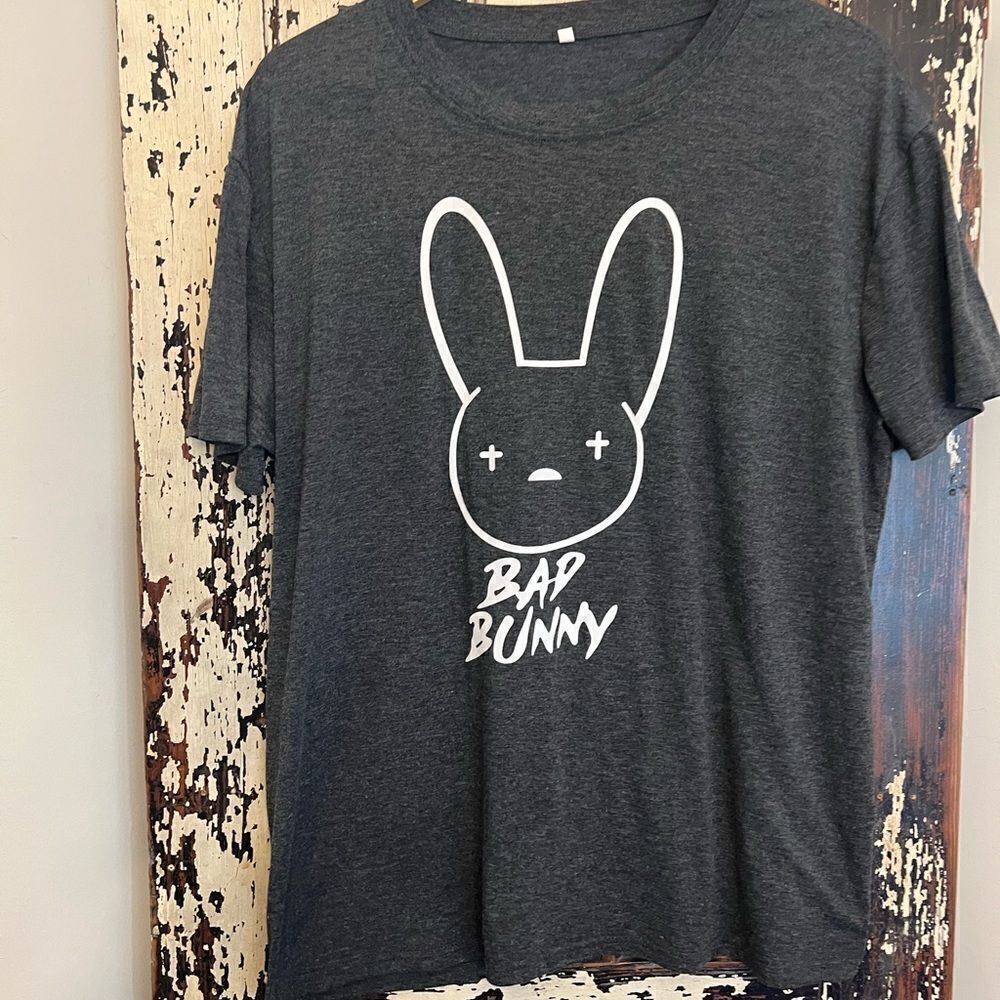 Bad Bunny unisex short sleeve T-shirt. Size 2XL.